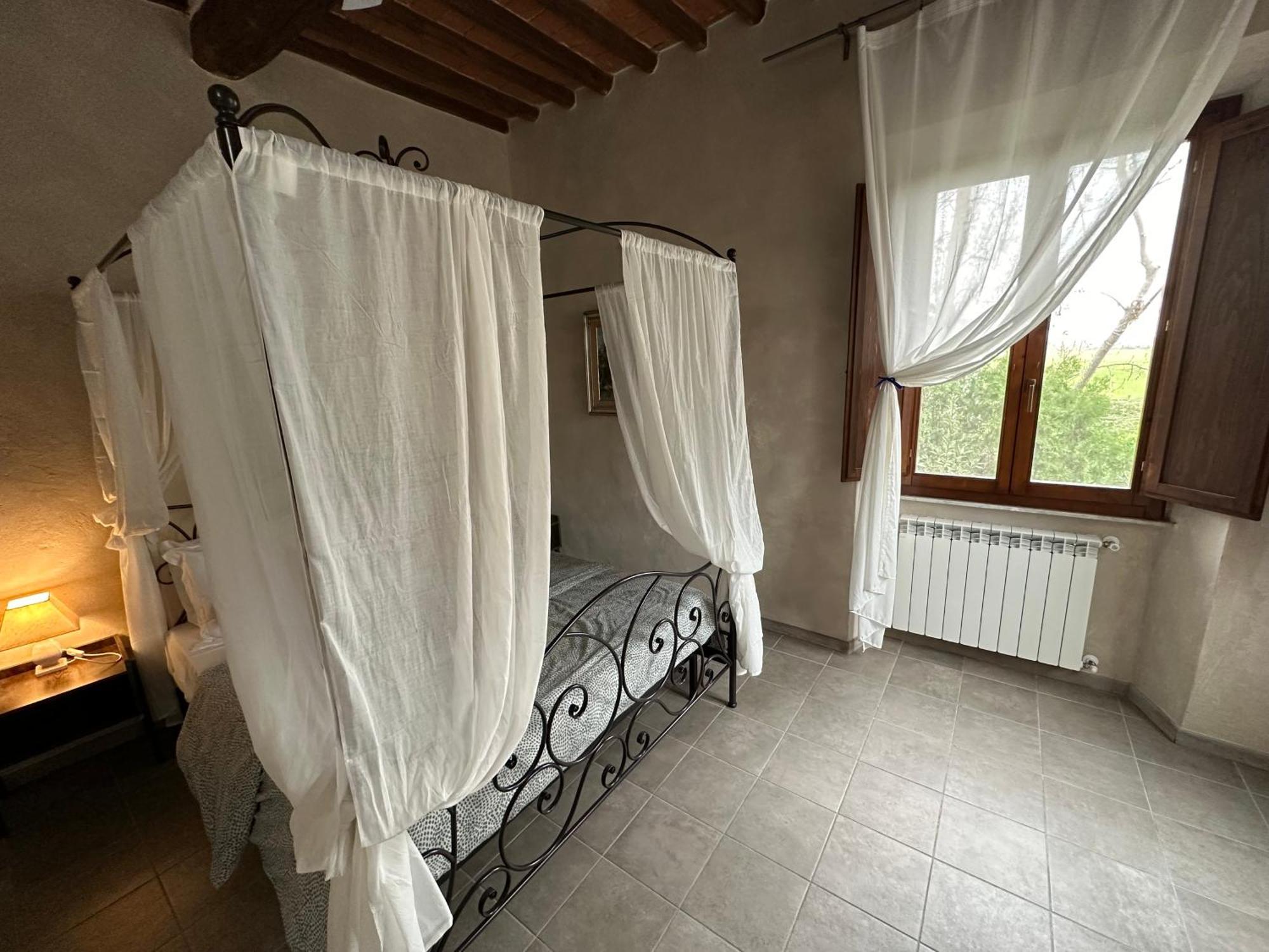 Il Casale Toscano: Pisa Tower Proximity with Self Check-In Room photo